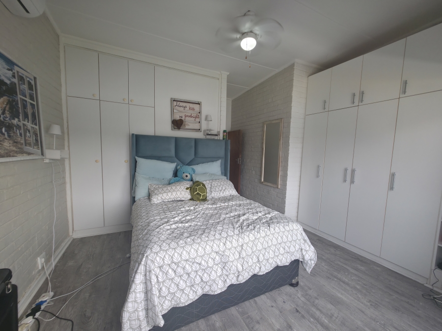 2 Bedroom Property for Sale in Bonza Bay Eastern Cape